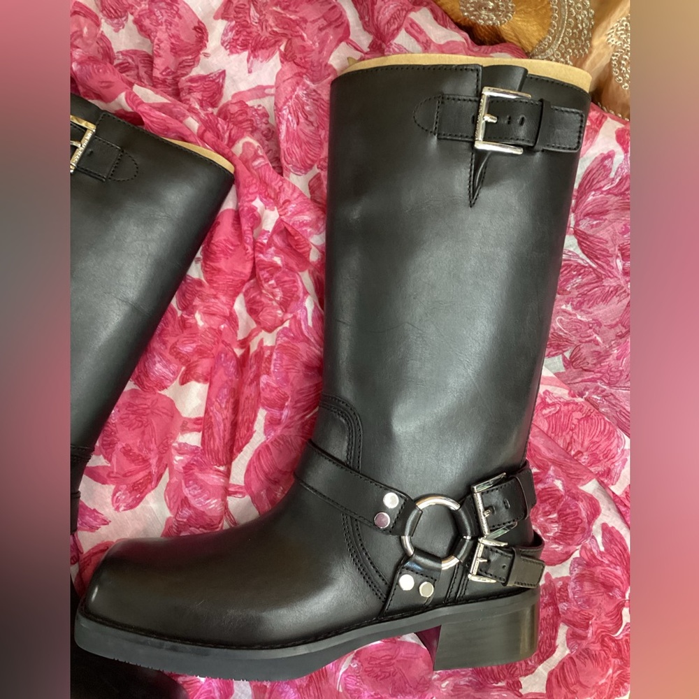 *FIRM PRICE* Michael Kors Black Leather Moto Boots with Buckle Detail 10M - Picture 3 of 16